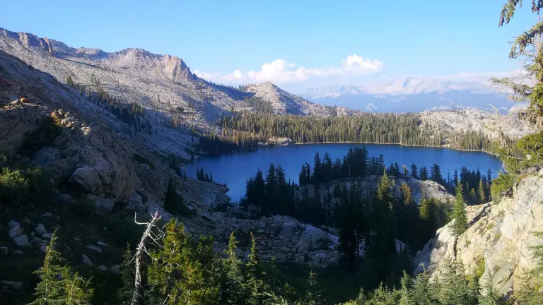 A Guide to May Lake in Yosemite National Park: Everything You Need to Know