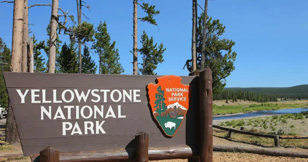 yellowstone national park south entrance